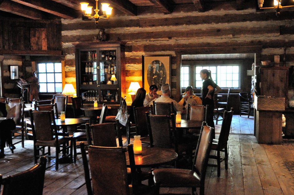 Wooden Design Restaurant Bar